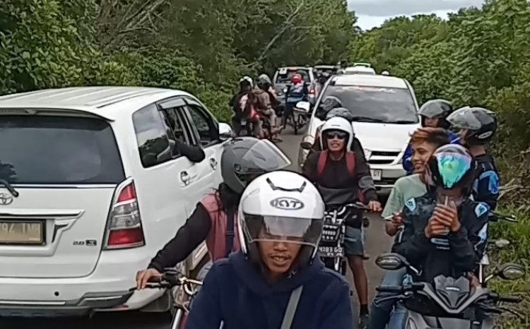Tahun Baru Di Bugam Raya, Sensasi Macetnya Seperti Di Jakarta