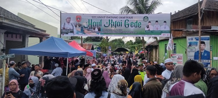 Ribuan Jamaah Menghadiri Haul Akbar Kyai Gede Kotawaringin