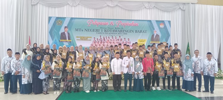 Pelepasan Dan Perpisahan Siswa Kelas IX MTsN Kobar Tahun 2024