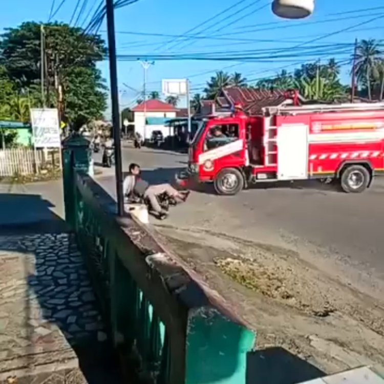 Kronologi Unit Damkar Menabrak Pengendara Sepeda Motor Yang Viral Di Media Sosial